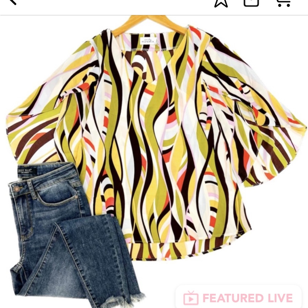 Tulip sleeve, V-neckck blouse